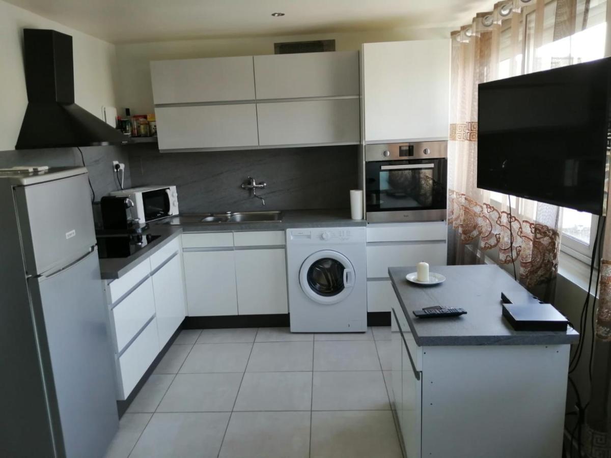 Location D'Appartement Entierement Meuble Pres De Geneve Аннемас Экстерьер фото